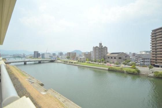 �y���]�z�@