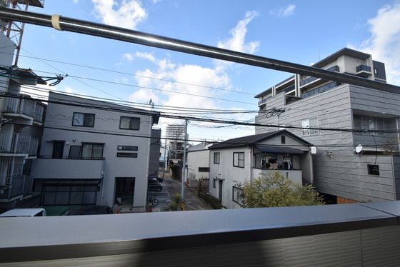 �y���]�z�@