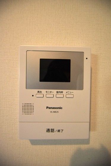 �y�Z�L�����e�B�z�@