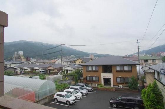 �y���]�z�@