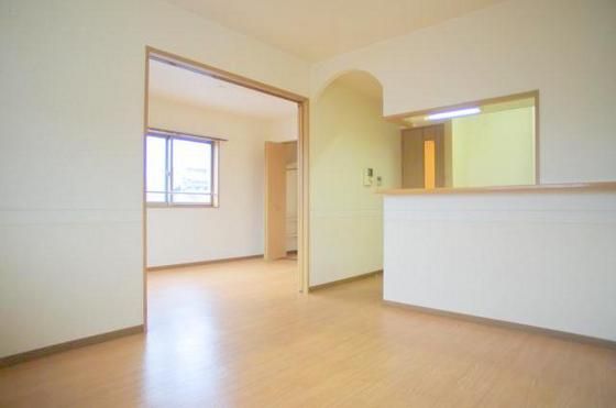 �y�����E���r���O�z�@