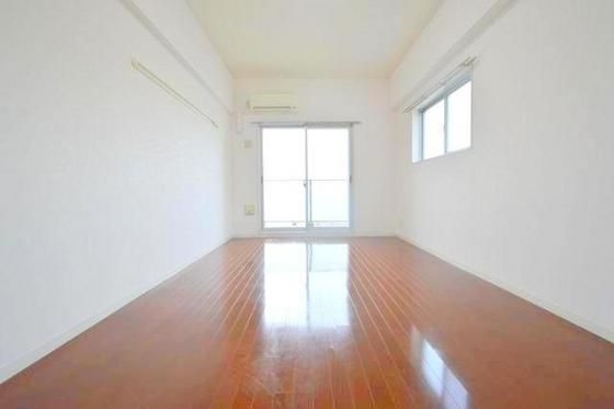 �y�����E���r���O�z�@