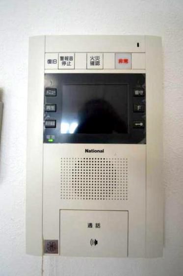 �y�Z�L�����e�B�z�@