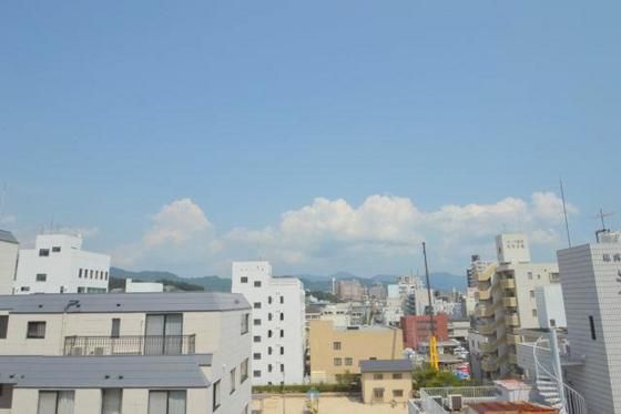 �y���]�z�@