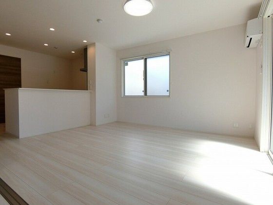 �y�����E���r���O�z�@