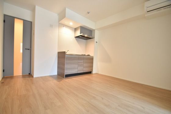 �y�����E���r���O�z�@