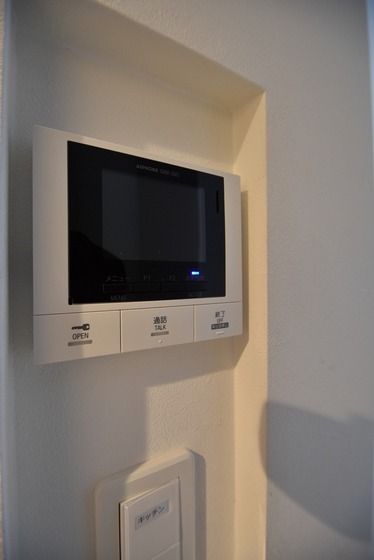 �y�Z�L�����e�B�z�@