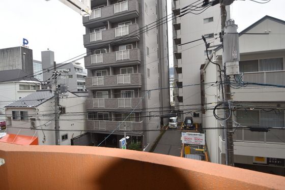 �y���]�z�@