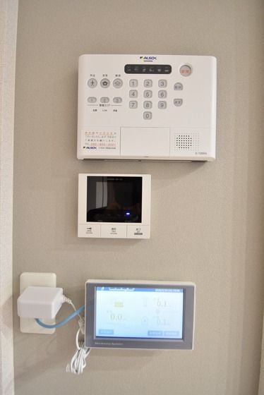 �y�Z�L�����e�B�z�@