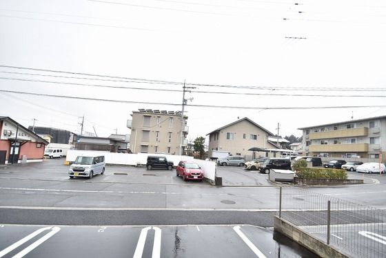 �y���]�z�@