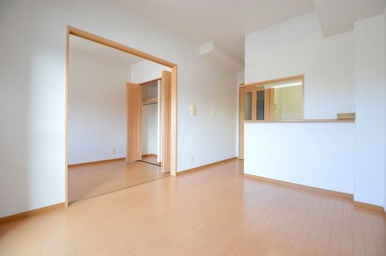 �y�����E���r���O�z�@