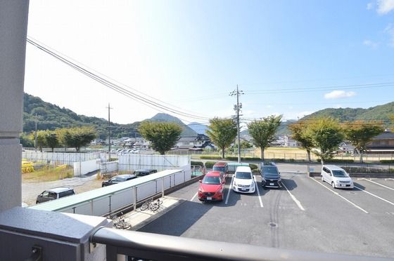 �y���]�z�@