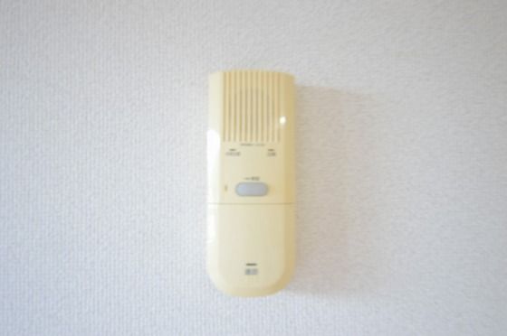 �y�Z�L�����e�B�z�@