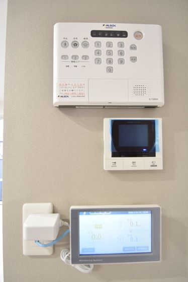 �y�Z�L�����e�B�z�@