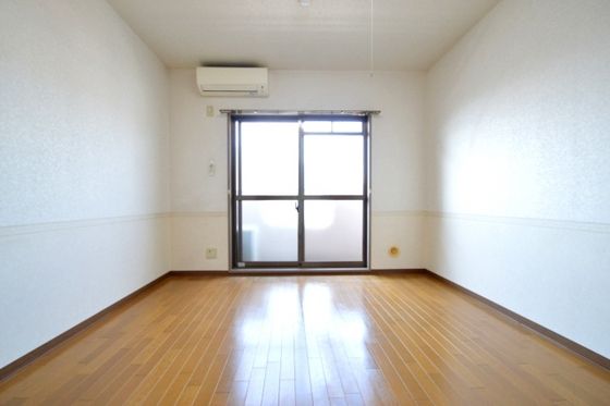 �y�����E���r���O�z�@