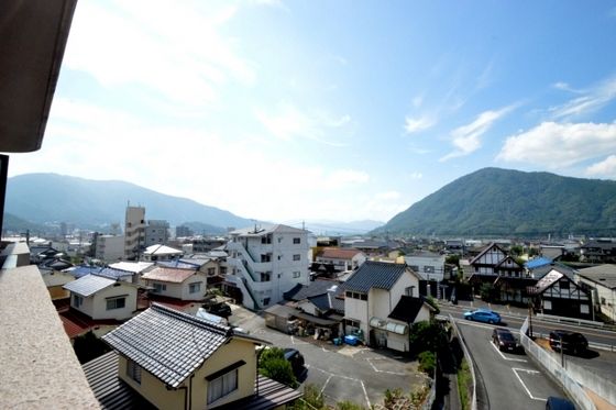 �y���]�z�@