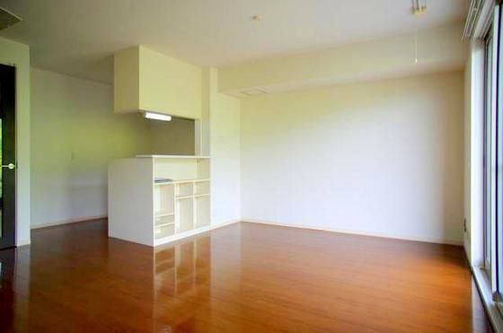 �y�����E���r���O�z�@