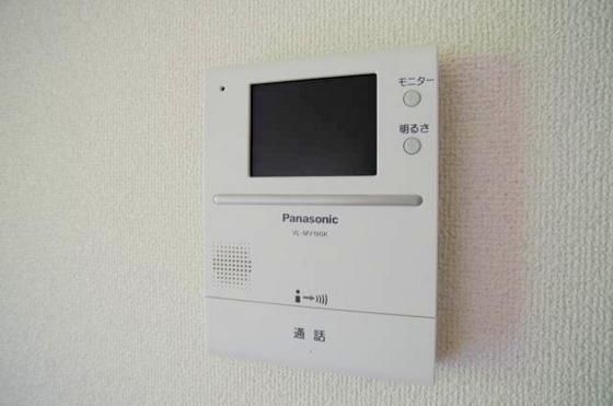 �y�Z�L�����e�B�z�@