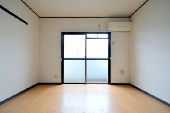 �y�����E���r���O�z�@