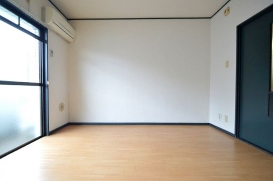 �y�����E���r���O�z�@