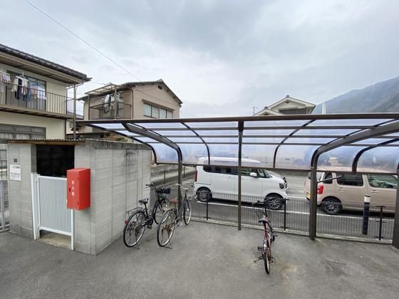 �y���]�z�@