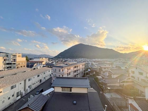 �y���]�z�@