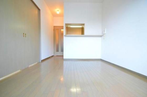 �y�����E���r���O�z�@