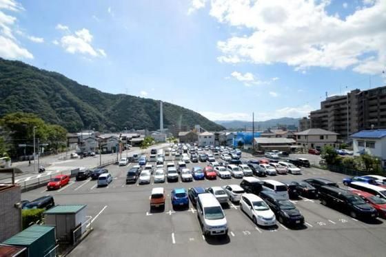 �y���]�z�@