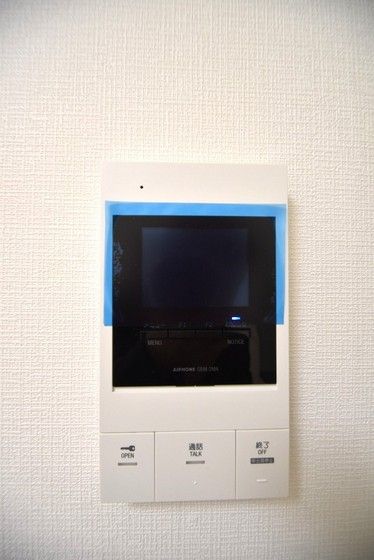 �y�Z�L�����e�B�z�@