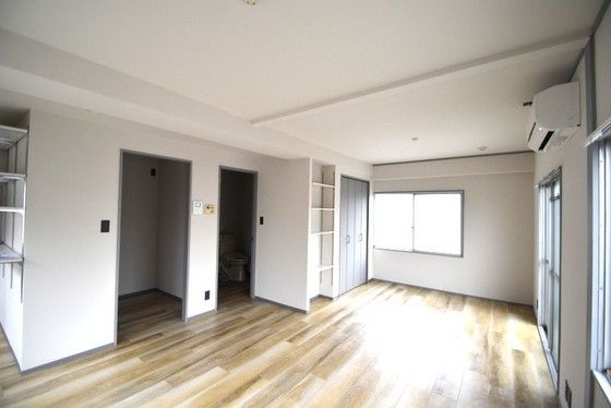 �y�����E���r���O�z�@