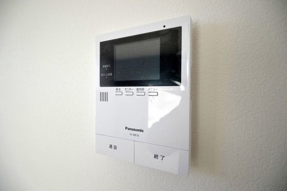 �y�Z�L�����e�B�z�@