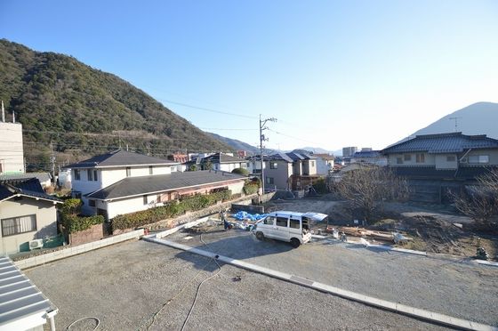 �y���]�z�@