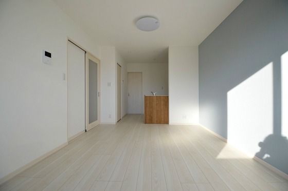 �y�����E���r���O�z�@