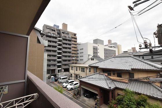 �y���]�z�@