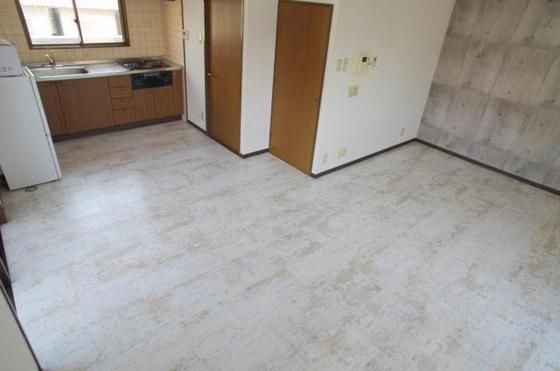 �y�����E���r���O�z�@