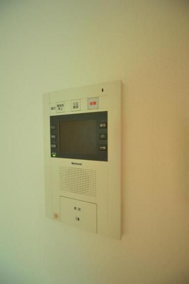 �y�Z�L�����e�B�z�@