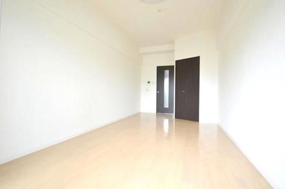 �y�����E���r���O�z�@