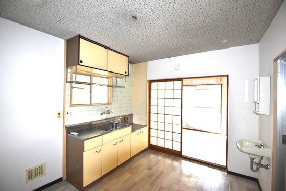 �y�����E���r���O�z�@