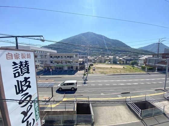 �y���]�z�@