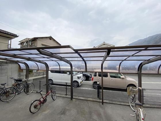 �y���]�z�@