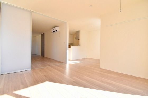 �y�����E���r���O�z�@