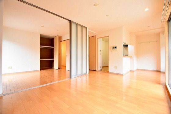 �y�����E���r���O�z�@