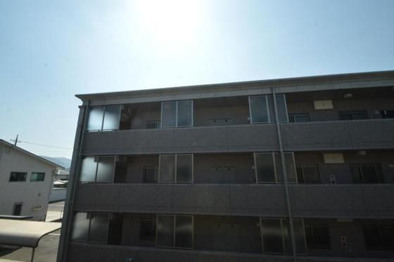 �y���]�z�@