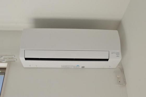 �y���̑��ݔ��z�@�G�A�R��1��t��