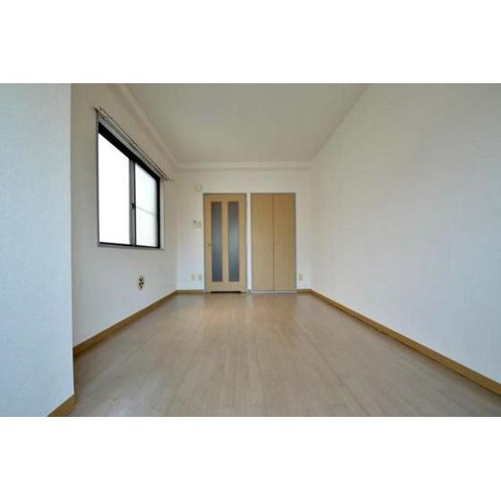 �y�����E���r���O�z�@