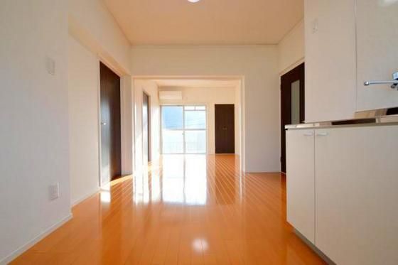 �y�����E���r���O�z�@