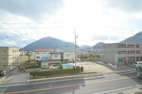 �y���]�z�@