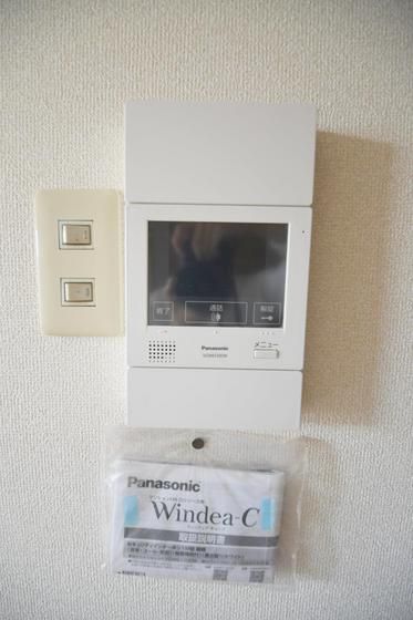 �y�Z�L�����e�B�z�@