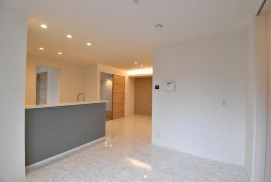 �y�����E���r���O�z�@