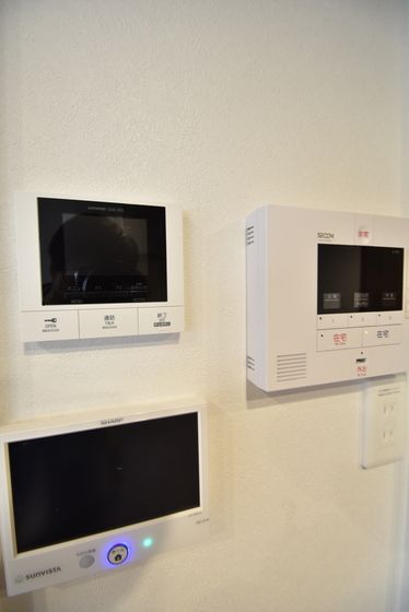 �y�Z�L�����e�B�z�@